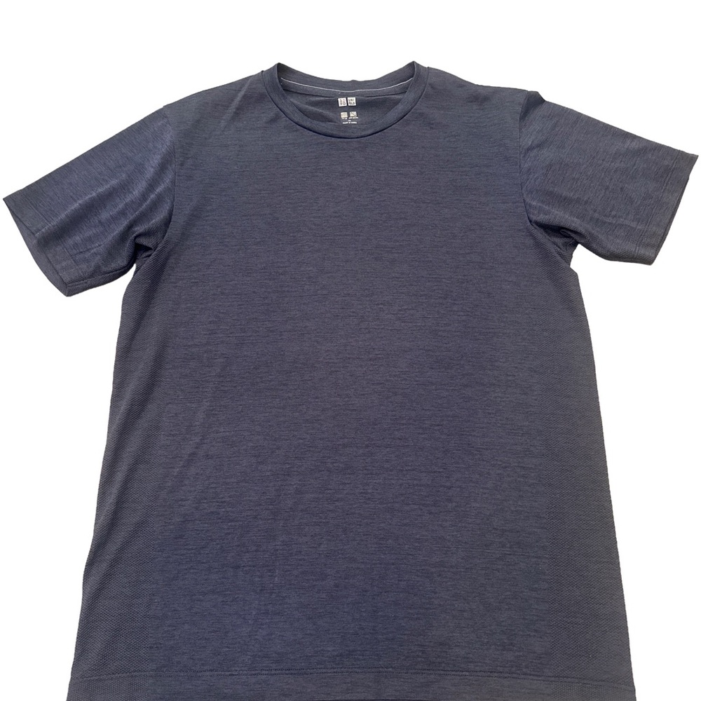 Uniqlo Men's Deep Blue Short Sleeve Athletic Tee